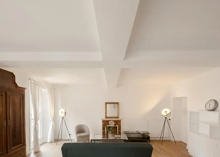 Via Francesco Crispi Private Apartment